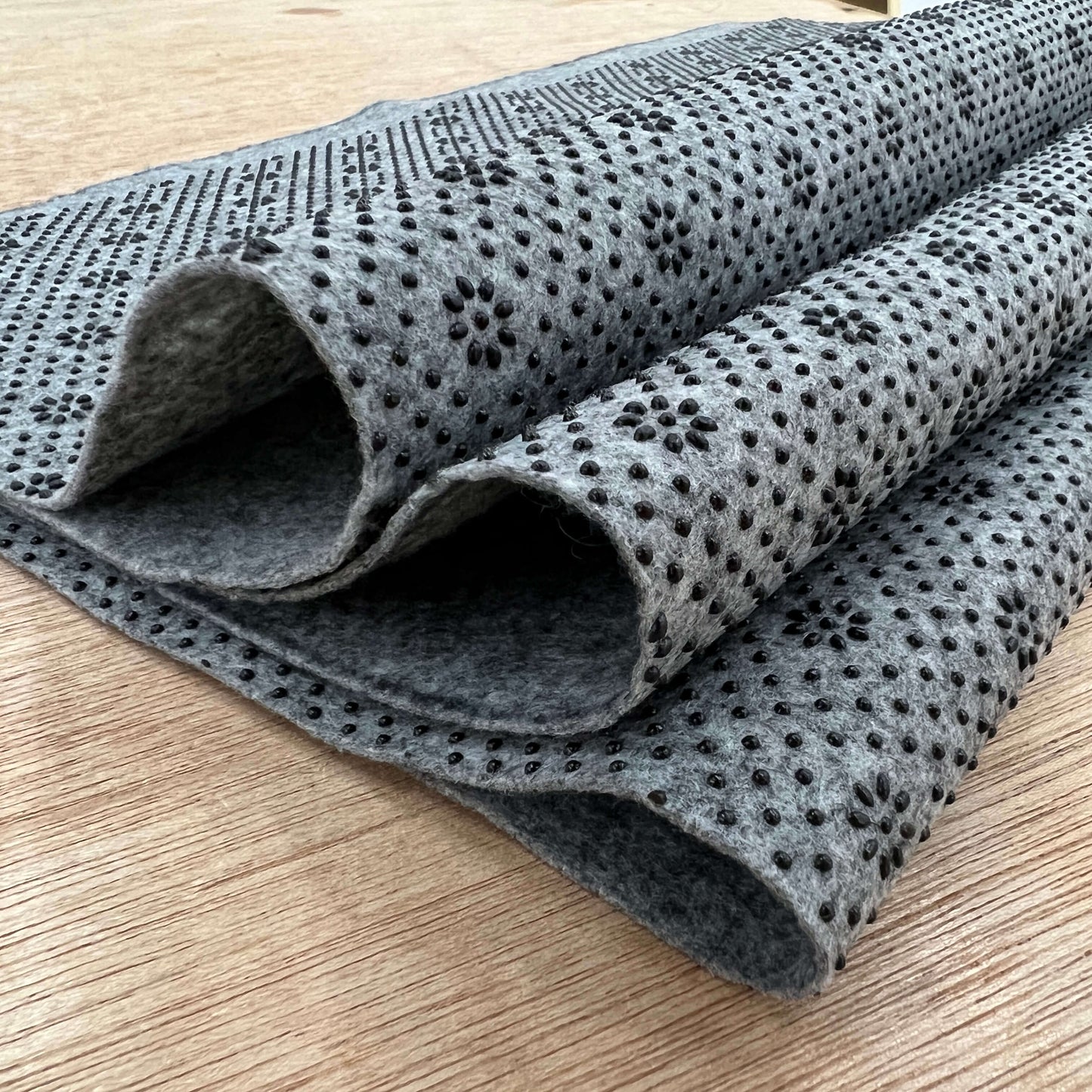 Rug Tufting Anti Slip Backing Cloth 1.8x1 Meter